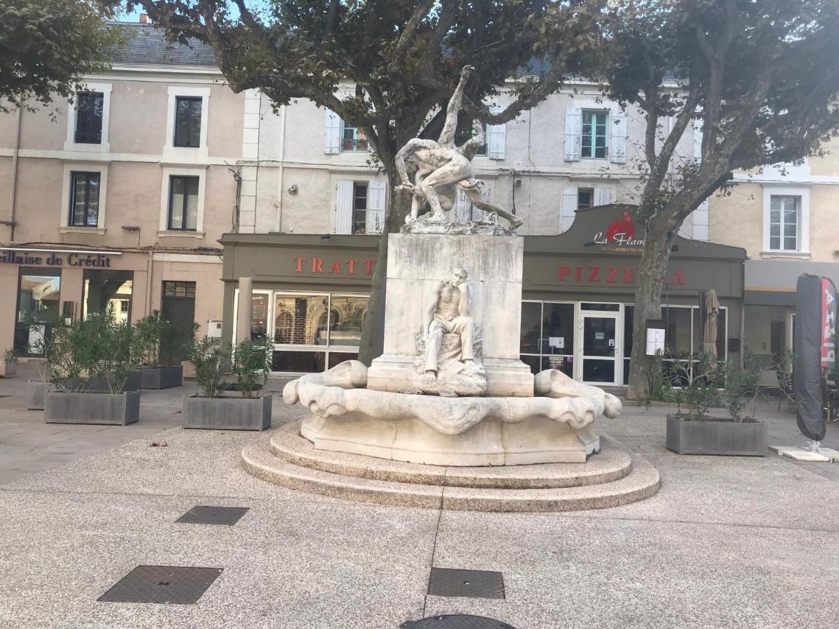 Climatise Avec Piscine Sur Les Hauteurs De Holiday home