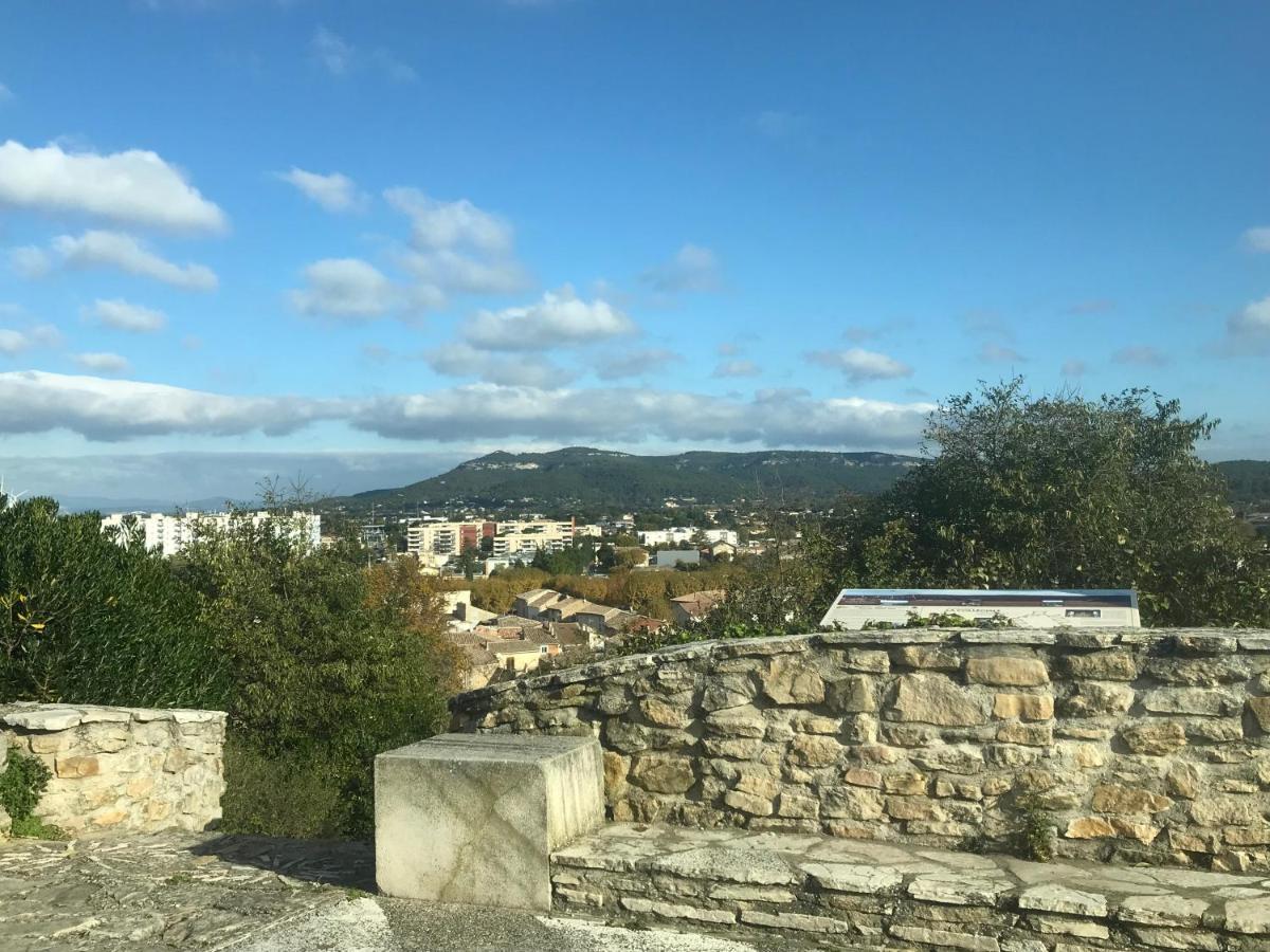 Holiday home Climatise Avec Piscine Sur Les Hauteurs De Bollene
