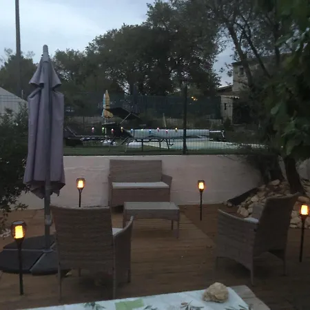 Gite Climatise Avec Piscine Sur Les Hauteurs De Bollene Exterior photo