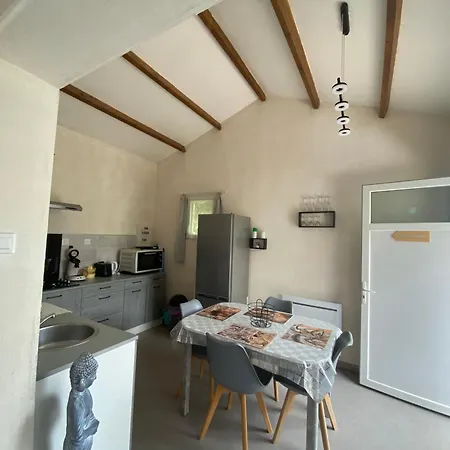 Gite Climatise Avec Piscine Sur Les Hauteurs De Bollene Exterior photo