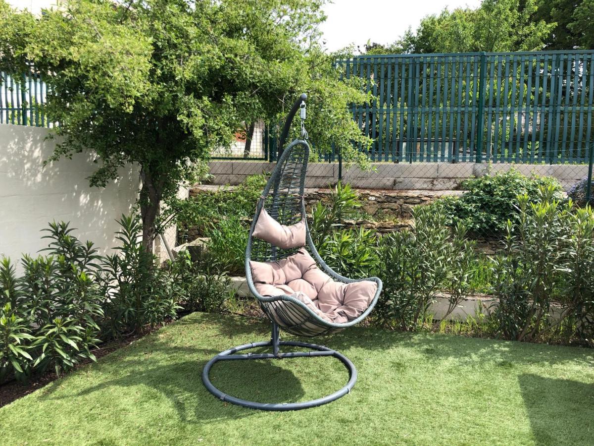 Climatisé Pour 4 Personnes Avec Piscine Dans Les Hauteurs De
